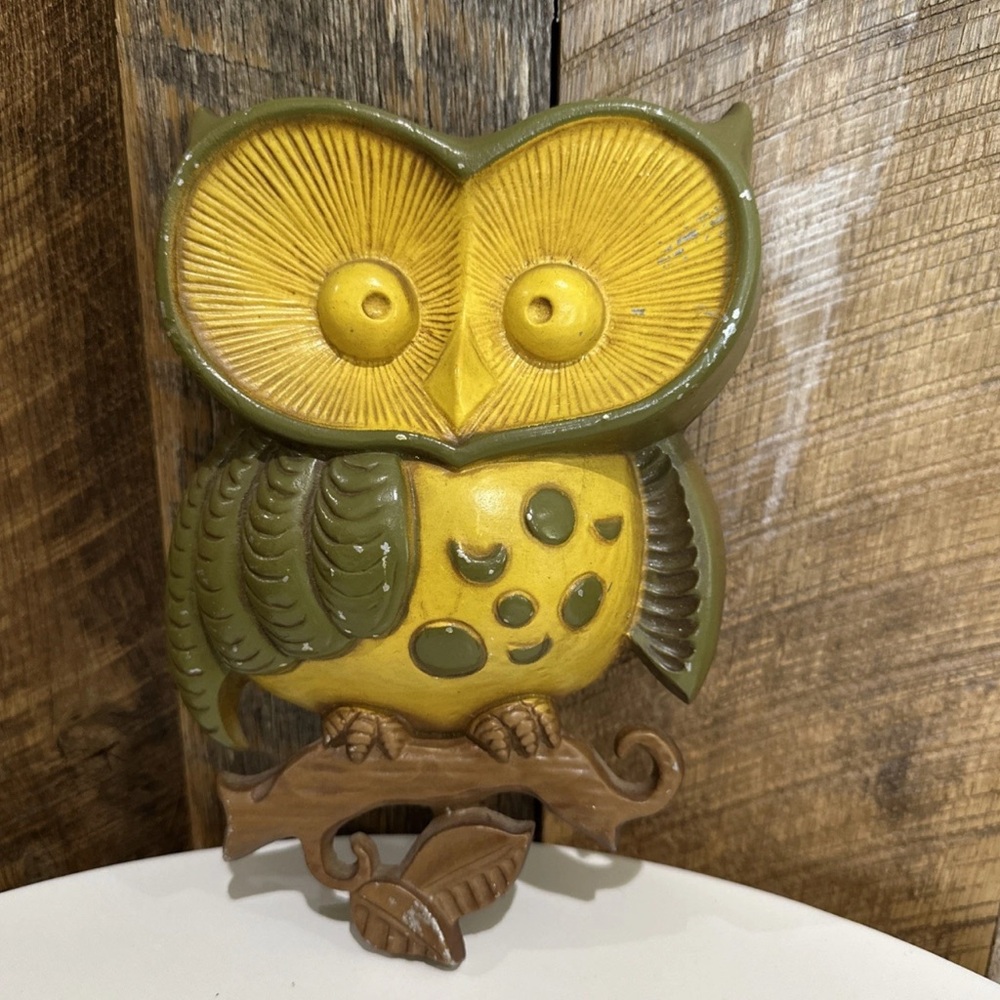 Vintage Owl Wall Hanging Decor 1970 Kitschy Metal Owl Green & Yellow Sexton